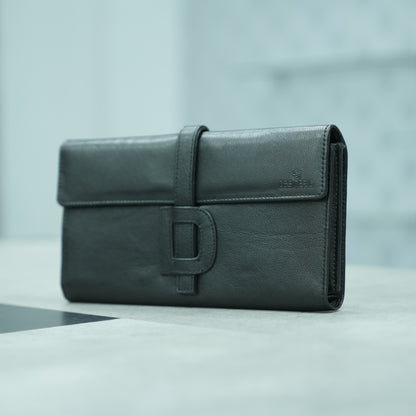 Art: 851 Women's Strap Closure Leather Bag