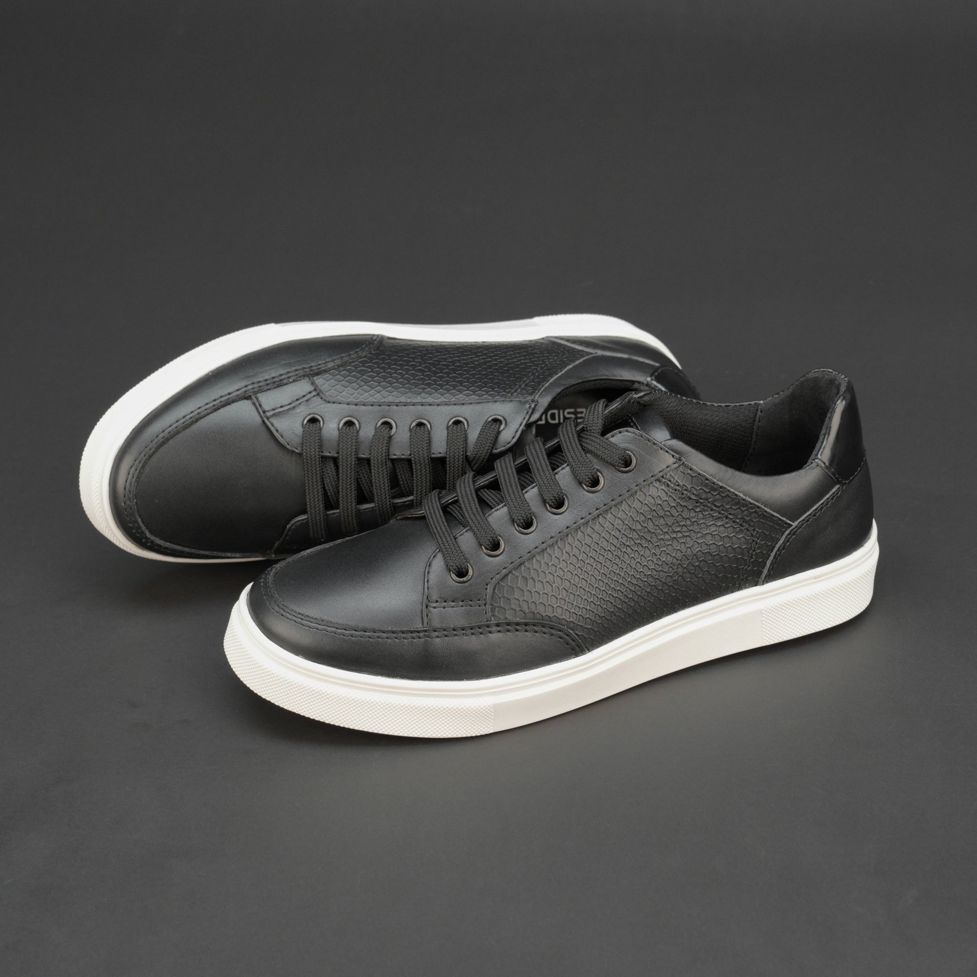 Black smart casual boot in printed Cow leather and Cow Baryout, with breathable mesh lining and flexible TPR sole