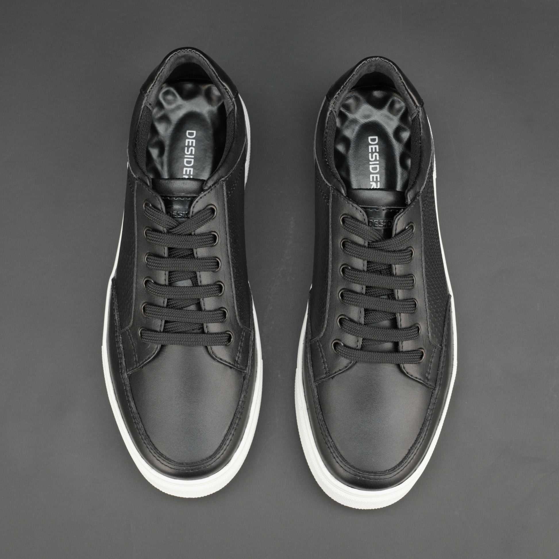 Black smart casual boot in printed Cow leather and Cow Baryout, with breathable mesh lining and flexible TPR sole