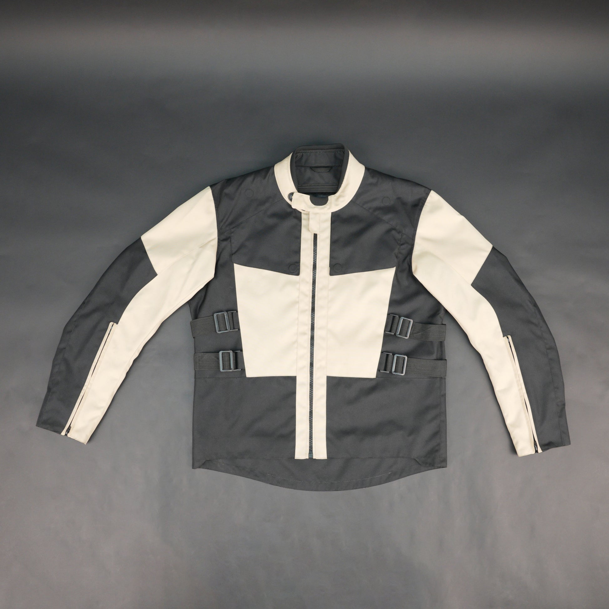 Cogobush Black & Beige Adventure Touring Motorcycle Riding Jacket with Armor Pockets
#Cogobush #MotorcycleJacket #AdventureGear #RidingGear #MotoJacket