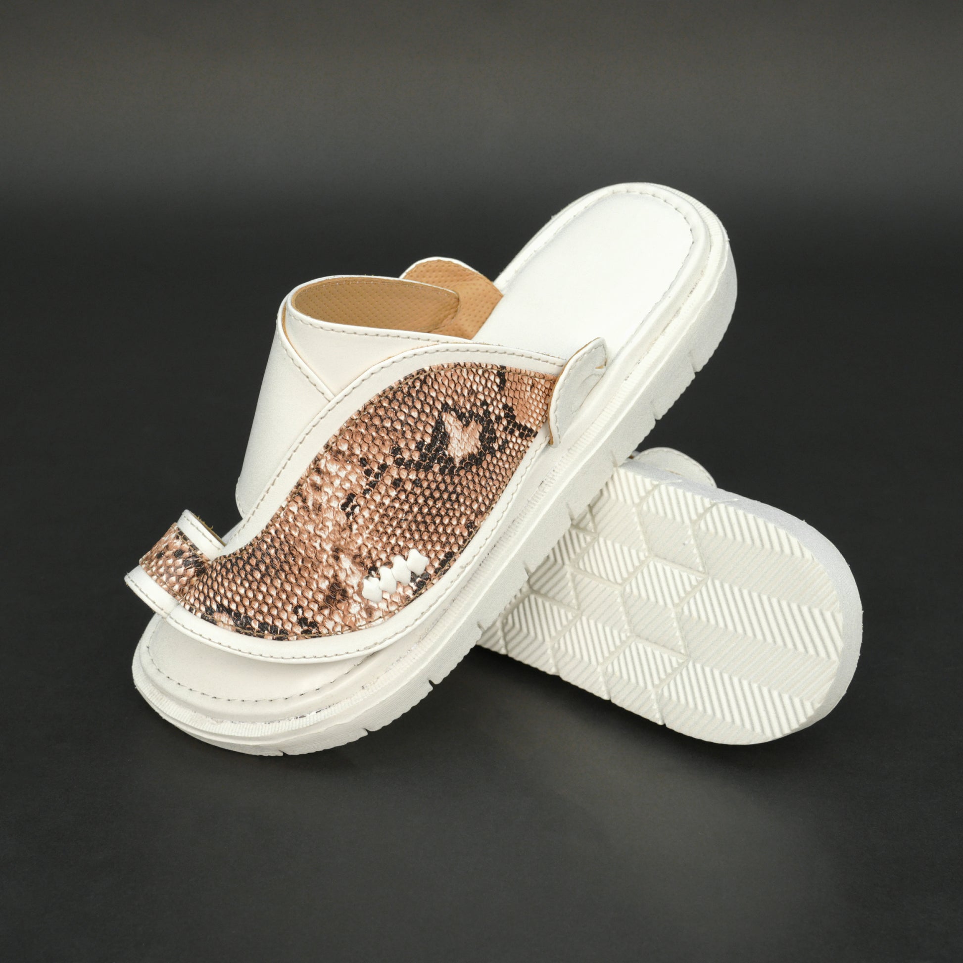 Arabic Chapal Snake Print
#Desiderio #DesiderioShoes #ArabicChapal #SnakePrint #MensFootwear #LeatherShoes #TraditionalFootwear #PremiumFootwear