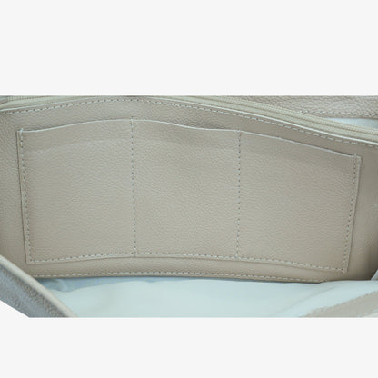 Women's Beige Button Clutch
#Desiderio #DesiderioBags #GenuineLeather #LeatherClutch #ButtonClutch #WomensAccessories #LeatherAccessories #ElegantStyle