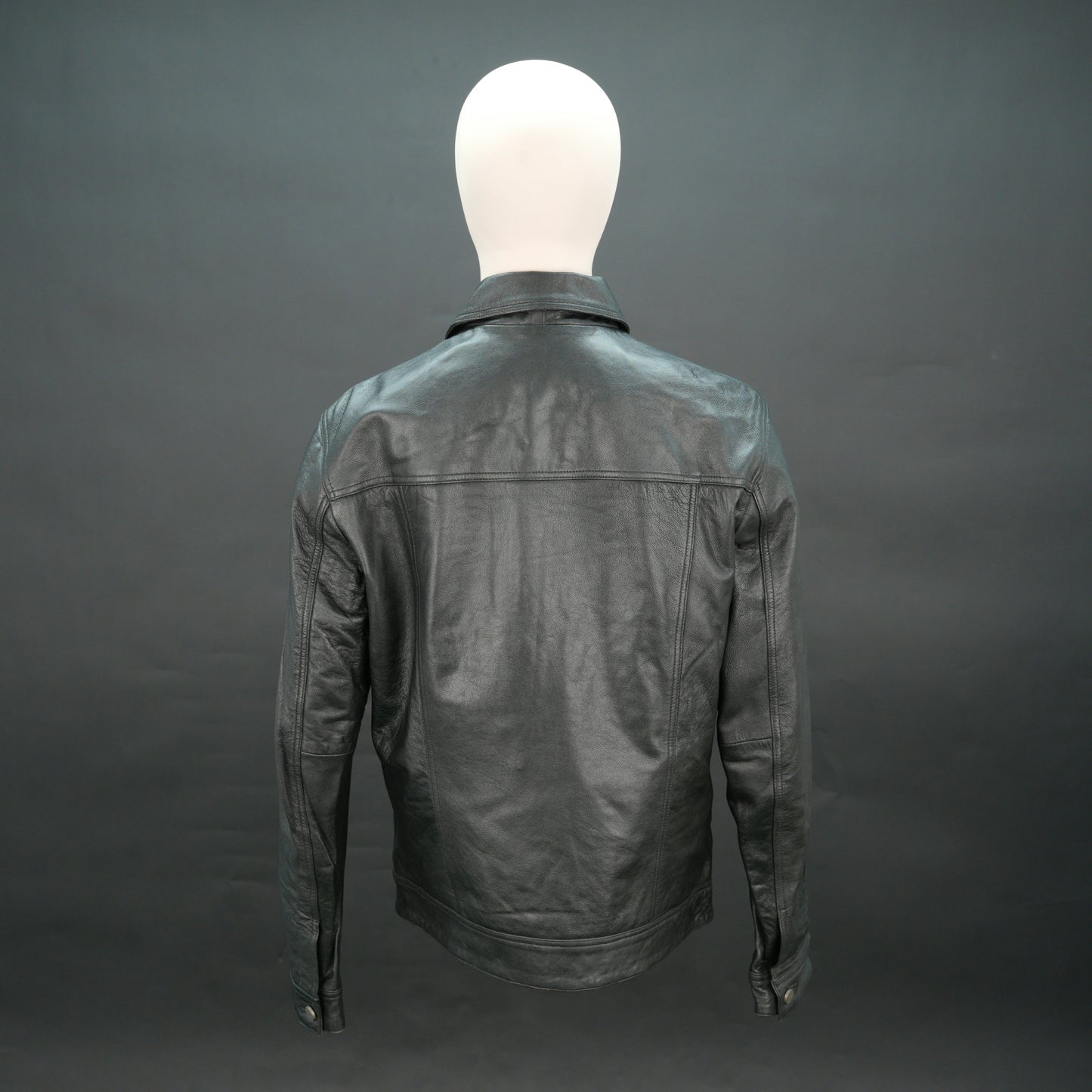Women's Black Leather Trucker Jacket - Button Up Collared Leather Shacket #Desiderio #LeatherJacket #TruckerJacket #WomensFashion #LeatherShacket