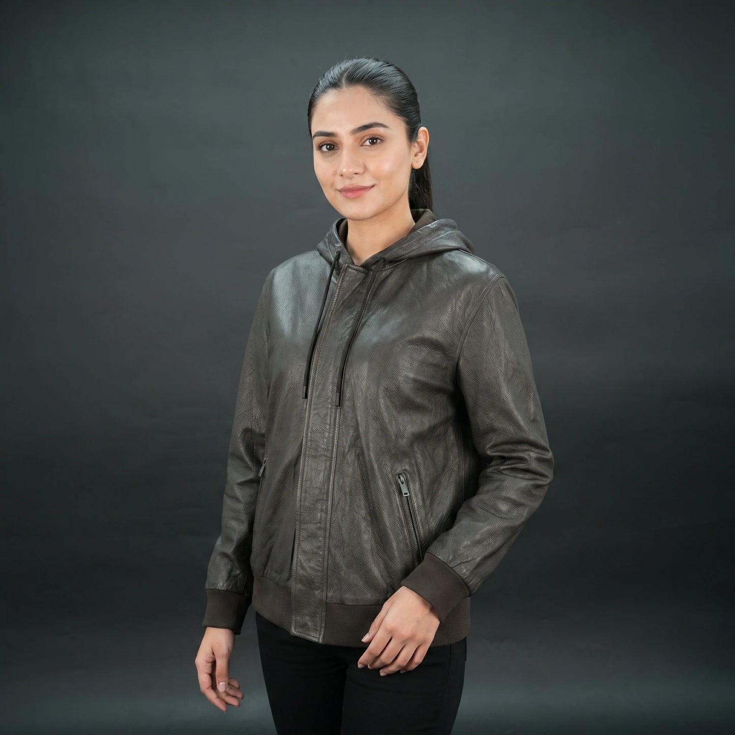 Women's Brown Leather Hooded Bomber Jacket - Zip-Up Moto Style
#Desiderio #LeatherJacket #BomberJacket #WomensFashion #MotoJacket