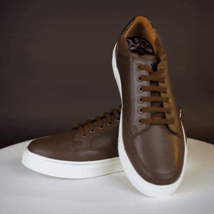 Smart casual boots in printed cow leather and cow baryout with brown finish, breathable mesh lining, and flexible TPR sole—durable, comfortable, and stylish for everyday wear.
