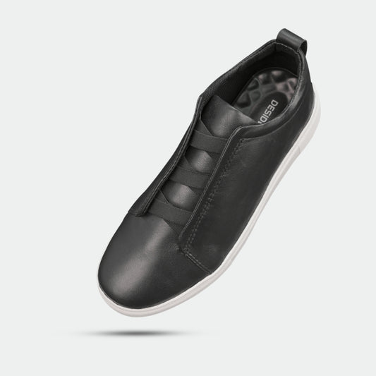 Brando sneakers made from soft Sheep Hanoi leather with cow leather lining, supportive non-woven insole, and durable TPR sole in black-white—stylish and comfortable for both formal and casual wear.